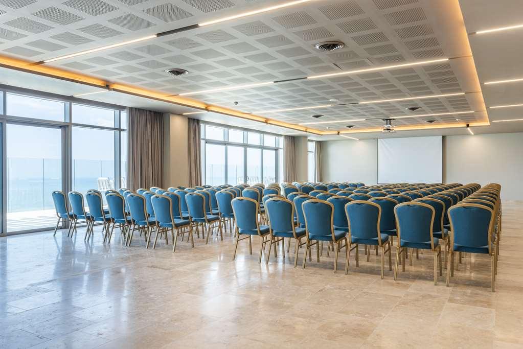 Hilton Santa Marta Hotel Instalações foto