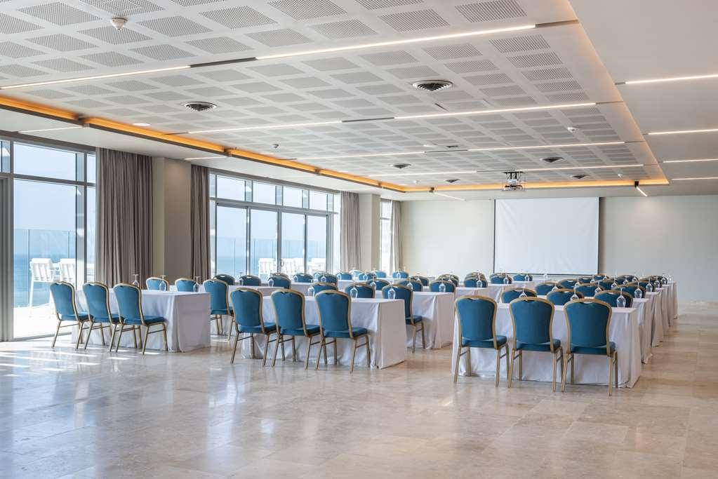 Hilton Santa Marta Hotel Instalações foto